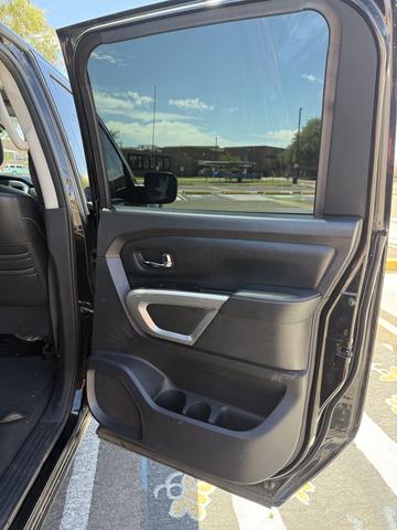 Photo of 2017 Black Nissan Titan