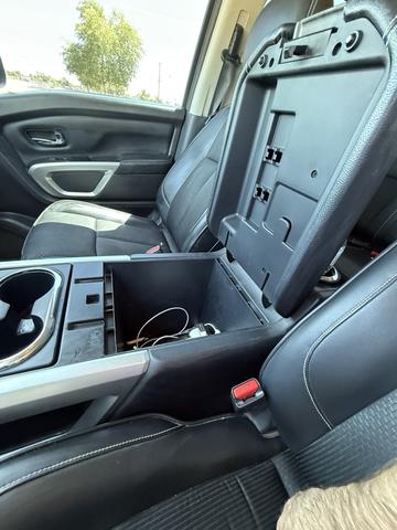 Photo of 2017 Black Nissan Titan