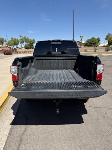 Photo of 2017 Black Nissan Titan