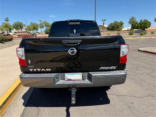 Photo of 2017 Black Nissan Titan