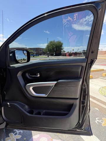 Photo of 2017 Black Nissan Titan