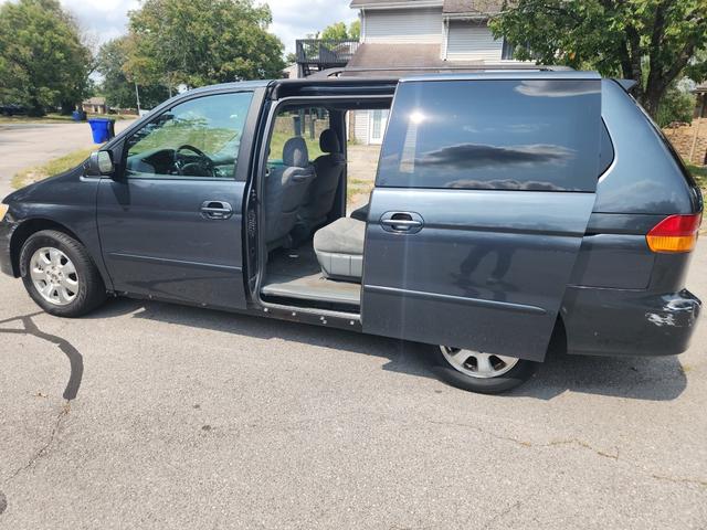 Photo of 2004 Green Honda Odyssey