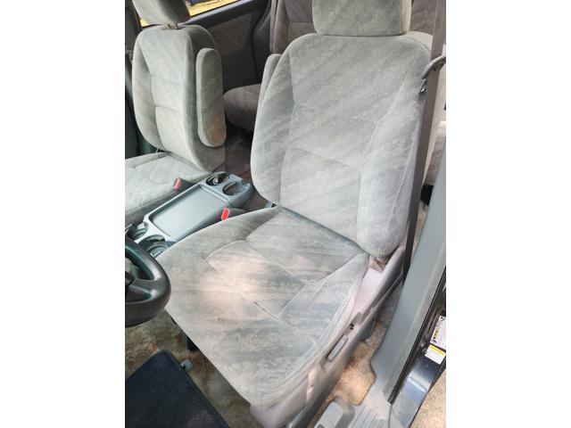 Photo of 2004 Green Honda Odyssey
