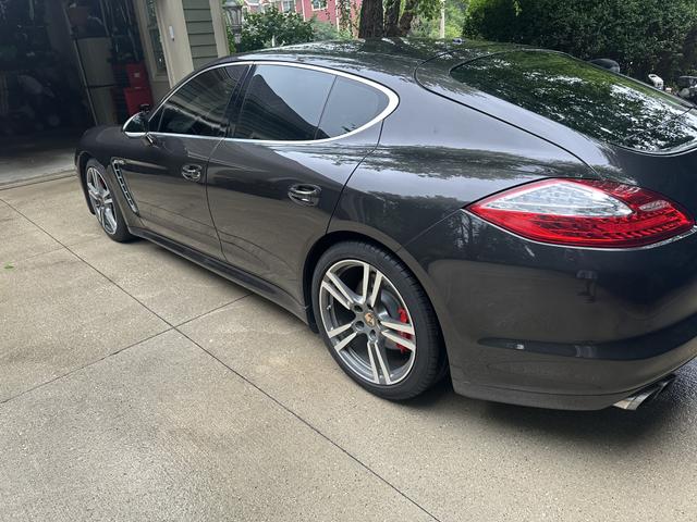 Photo of 2010 Gray Porsche Panamera
