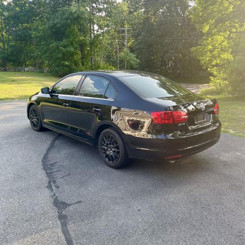 Photo of 2013 Black Volkswagen Jetta