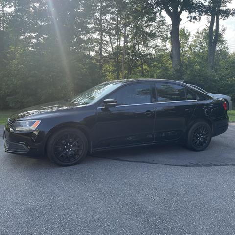 Photo of 2013 Black Volkswagen Jetta