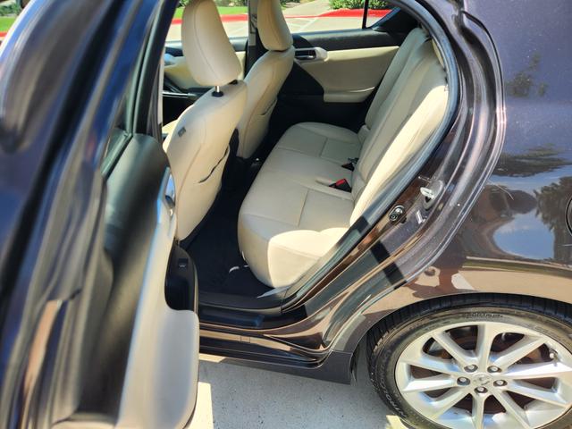 Photo of 2011 Purple Lexus CT 200h