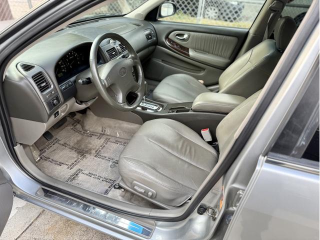 Photo of 2000 Gray INFINITI I30