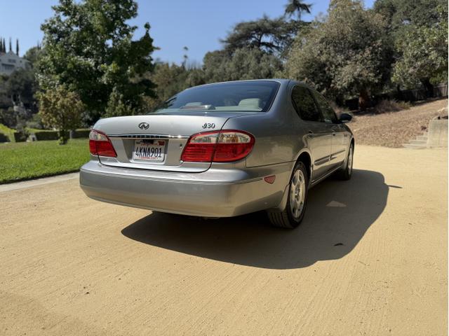 Photo of 2000 Gray INFINITI I30