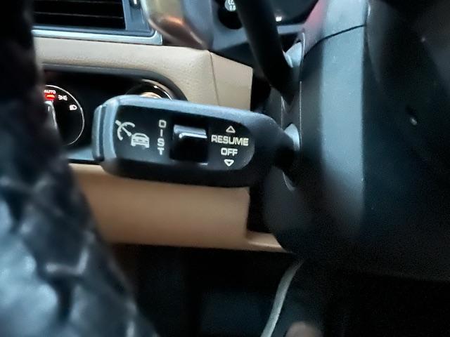Photo of 2017 Black Porsche Macan