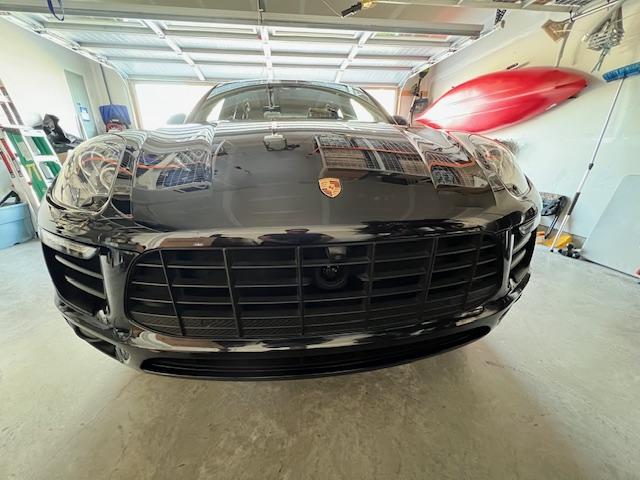 Photo of 2017 Black Porsche Macan