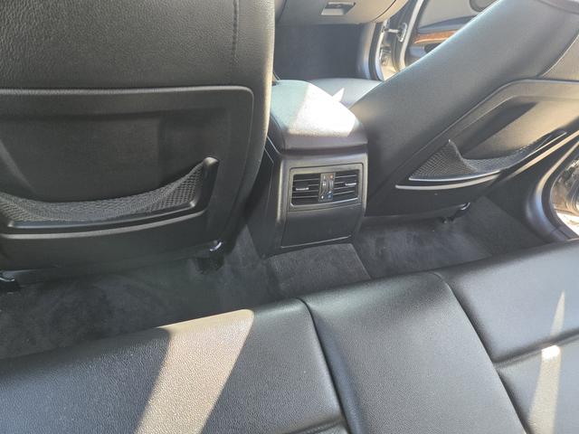 Photo of 2009 Silver BMW 328