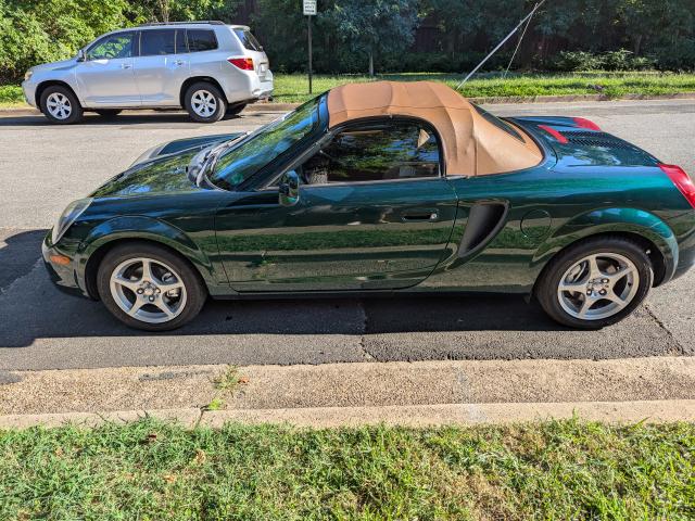 Photo of 2002 Green Toyota MR2