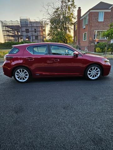 Photo of 2012 Red Lexus CT 200h
