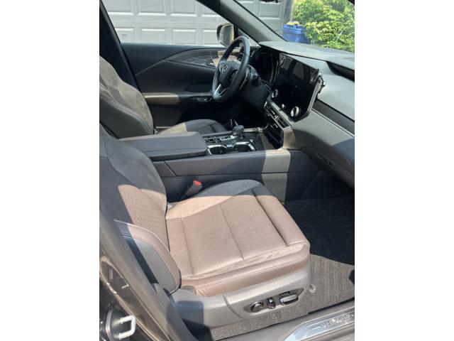Photo of 2024 Gray Lexus RX 350h