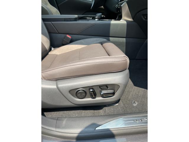 Photo of 2024 Gray Lexus RX 350h