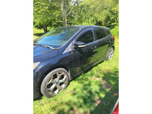 Photo of 2017 Black Ford Focus ST