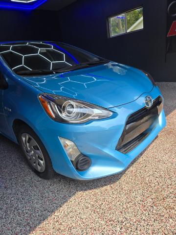 Photo of 2015 Blue Toyota Prius c