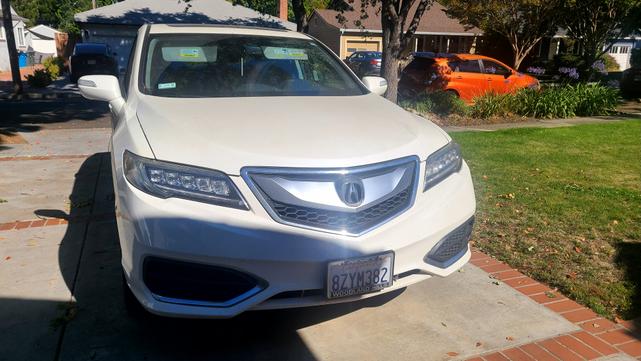 Photo of 2018 White Acura RDX