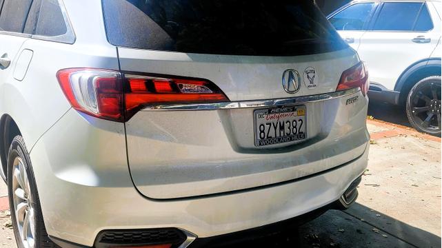 Photo of 2018 White Acura RDX