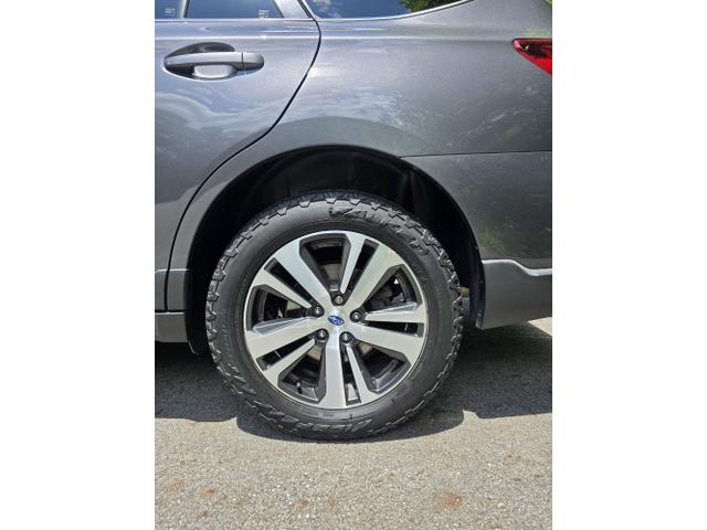 Photo of 2019 Gray Subaru Outback