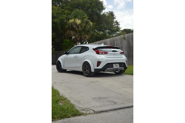 Photo of 2020 White Hyundai Veloster