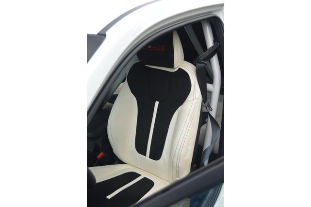 Photo of 2020 White Hyundai Veloster