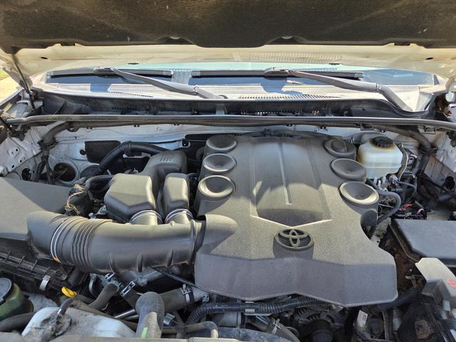 Photo of 2015 White Toyota 4Runner