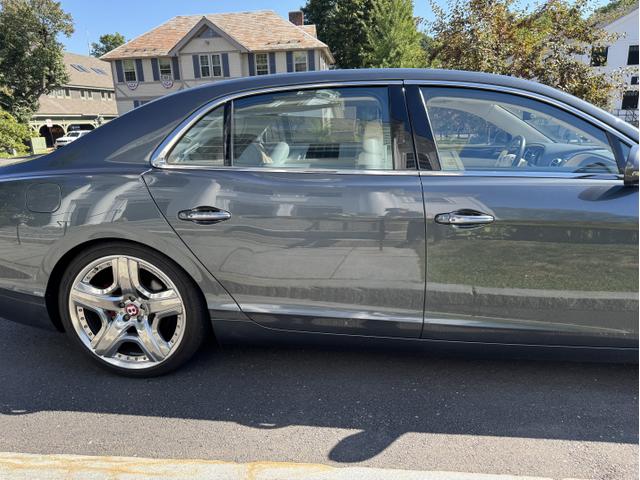 Photo of 2015 Silver Bentley Flying Spur