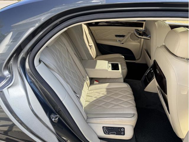 Photo of 2015 Silver Bentley Flying Spur