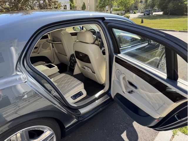 Photo of 2015 Silver Bentley Flying Spur