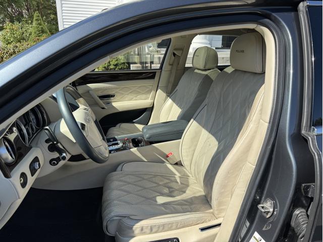 Photo of 2015 Silver Bentley Flying Spur