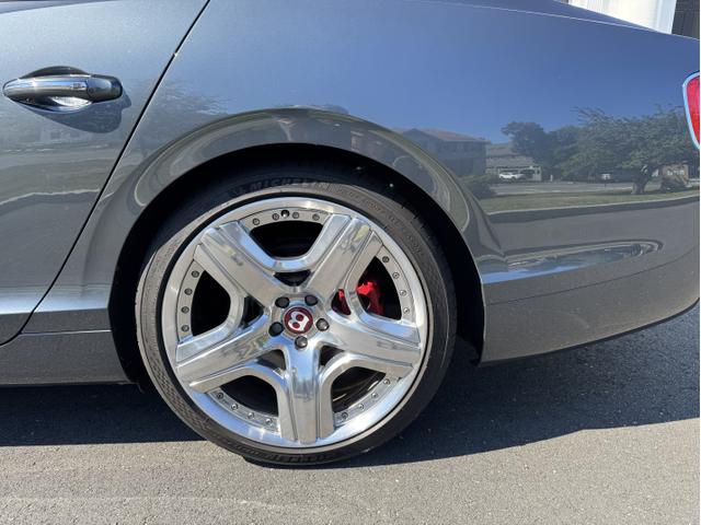 Photo of 2015 Silver Bentley Flying Spur
