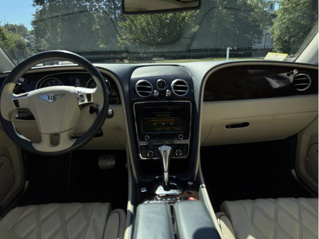 Photo of 2015 Silver Bentley Flying Spur