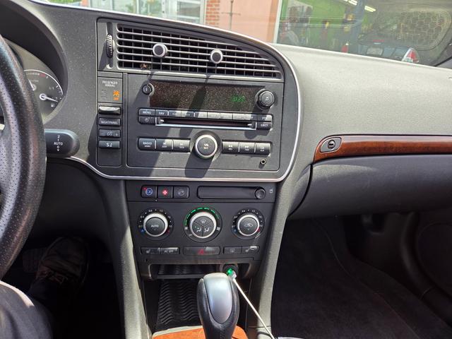 Photo of 2009 Silver Saab 9-3