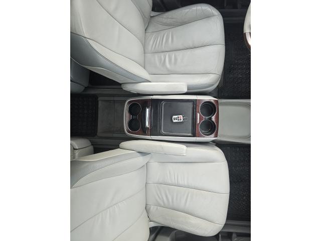 Photo of 2012 Silver Toyota Sienna