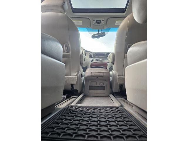 Photo of 2012 Silver Toyota Sienna