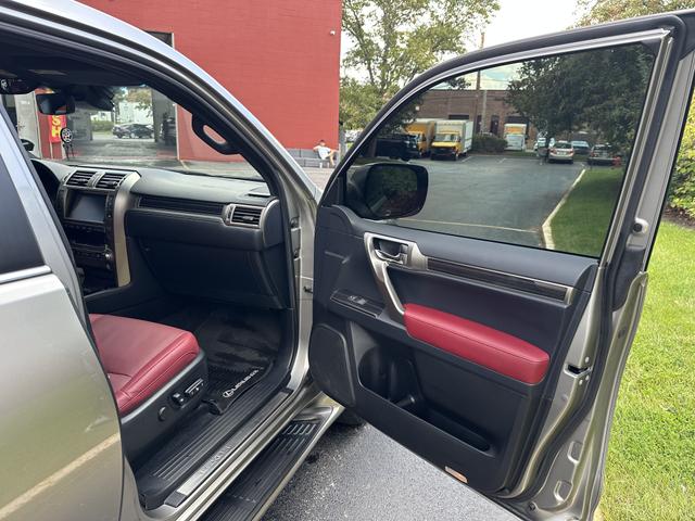 Photo of 2020 Silver Lexus GX 460