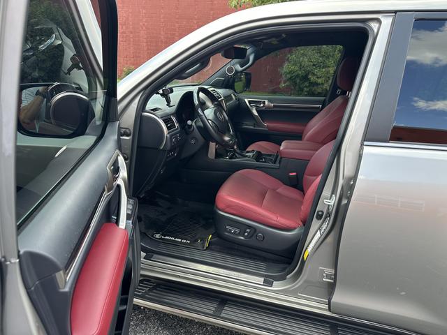 Photo of 2020 Silver Lexus GX 460