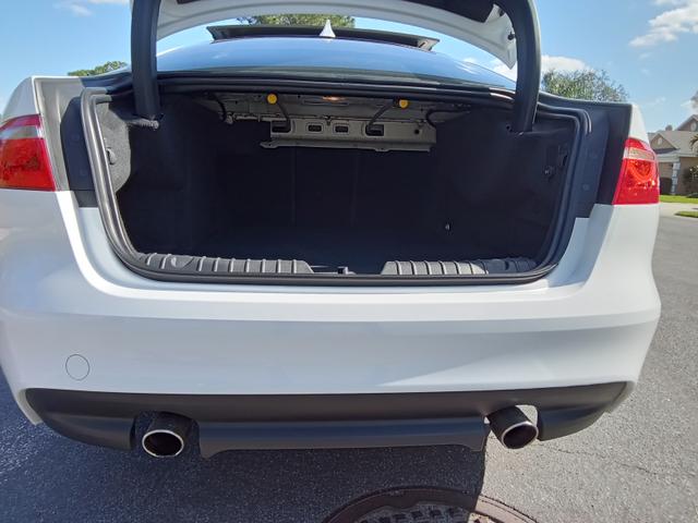Photo of 2019 White Jaguar XF