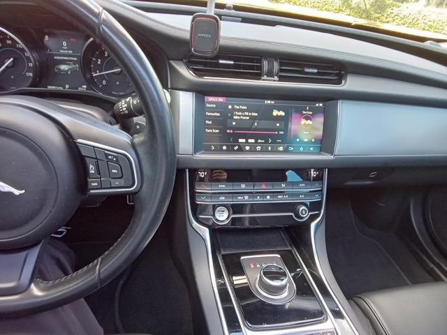 Photo of 2019 White Jaguar XF