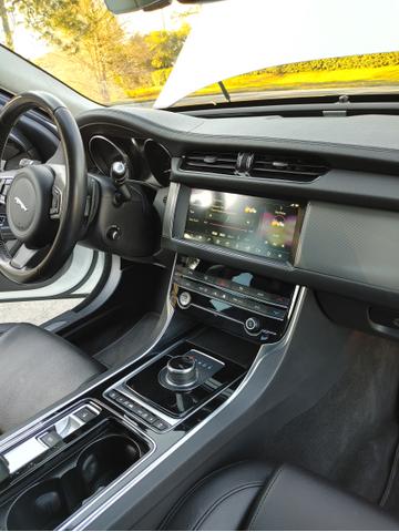 Photo of 2019 White Jaguar XF