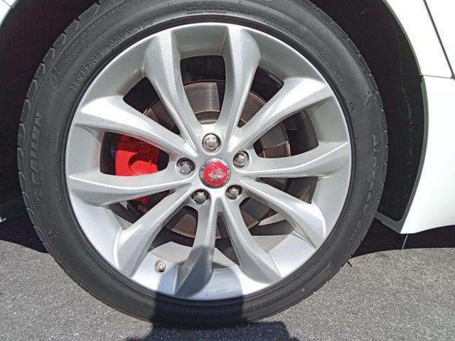 Photo of 2019 White Jaguar XF