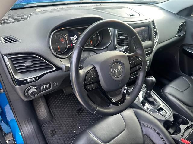 Photo of 2020 Blue Jeep Cherokee