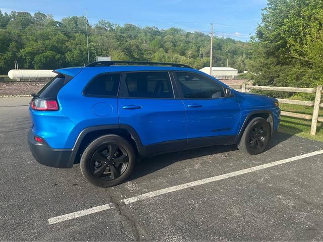 Photo of 2020 Blue Jeep Cherokee
