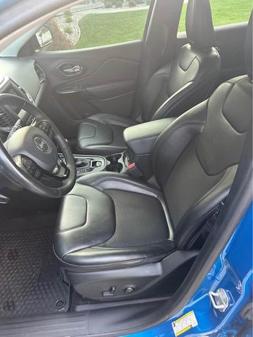 Photo of 2020 Blue Jeep Cherokee