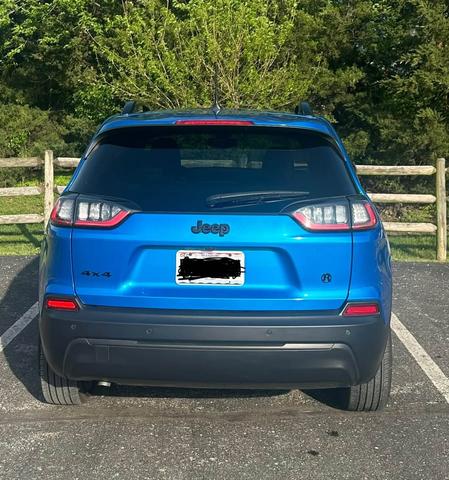 Photo of 2020 Blue Jeep Cherokee