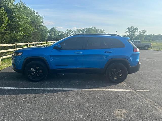 Photo of 2020 Blue Jeep Cherokee