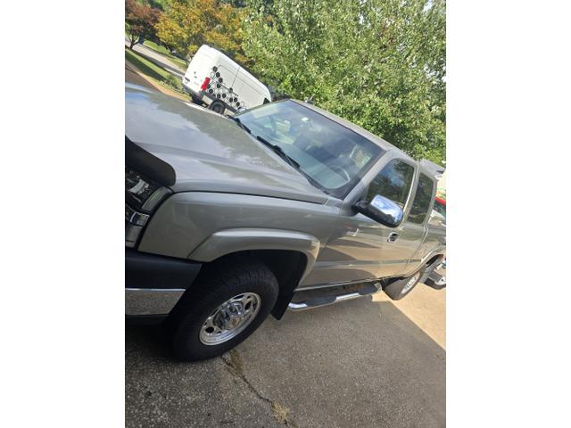 Photo of 2003 Beige Chevrolet Silverado 2500