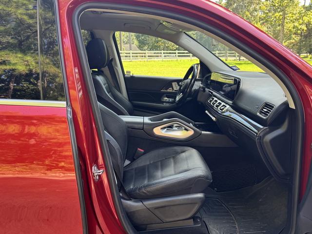 Photo of 2020 Purple Mercedes-Benz GLS 450
